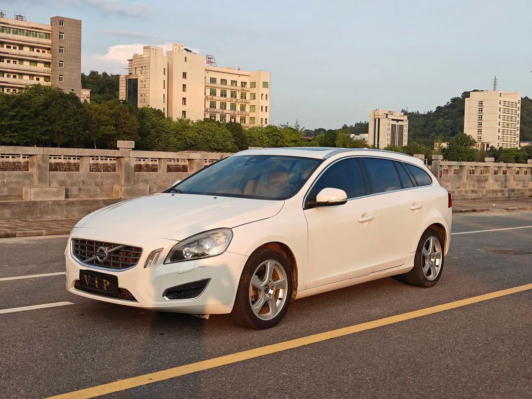沃尔沃10一13万轿车,沃尔沃10到15万