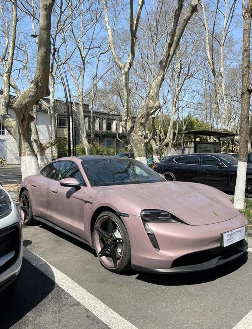 保时捷718冰莓粉落地价 保时捷718spyder冰莓粉