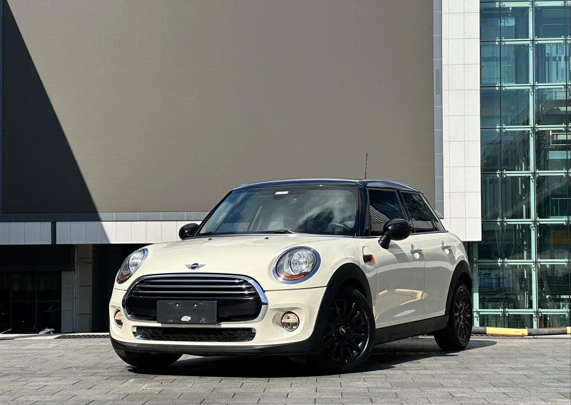 宝马mini五门版落地价(宝马minicooper五门怎么样)