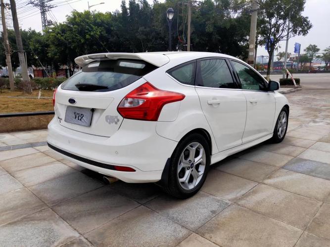 经典福克斯2012款/经典福克斯2012款是b极还是c极