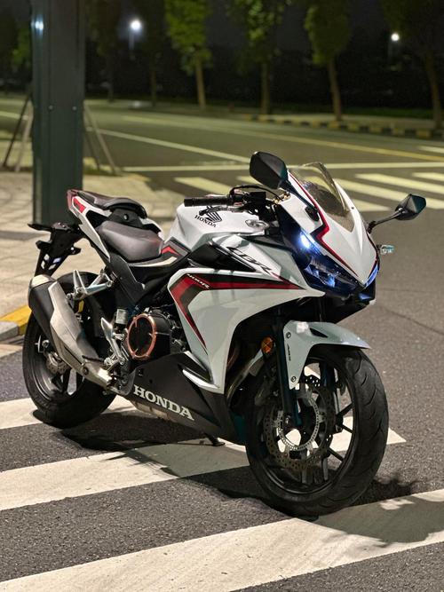 本田cbr400,本田cbr400官方报价