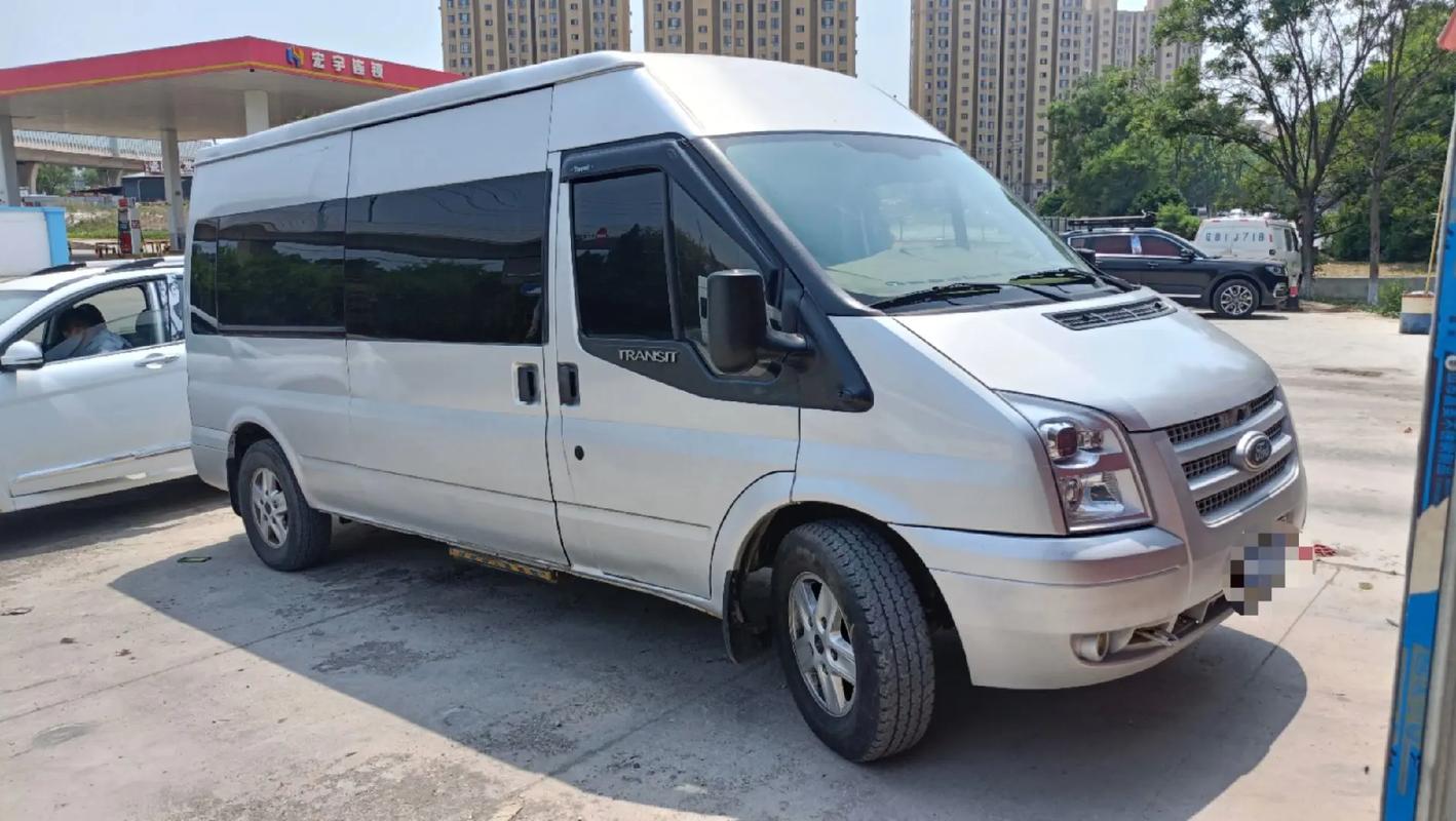 福特商务汽车9座图片价格/福特商务九座