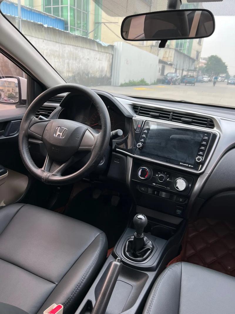 2016款本田锋范 2016款本田锋范中控台显示屏价格多少